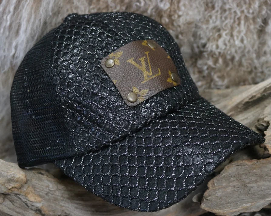 EMBELLISHMENTS LIVE ABALLCAP Collection