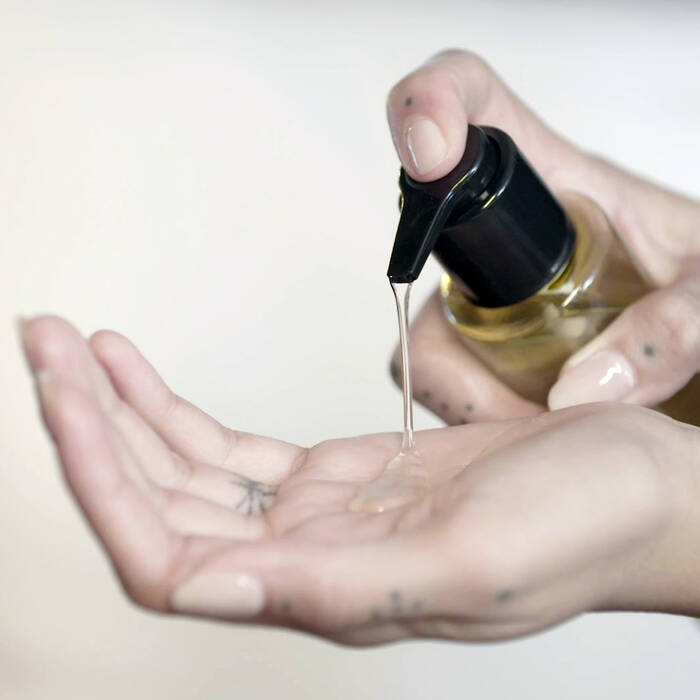 Shu Uemura Essence Absolue Nourishing Protective Hair Oil - 150ml (Buy 3 Get 1 Free Mix & Match)