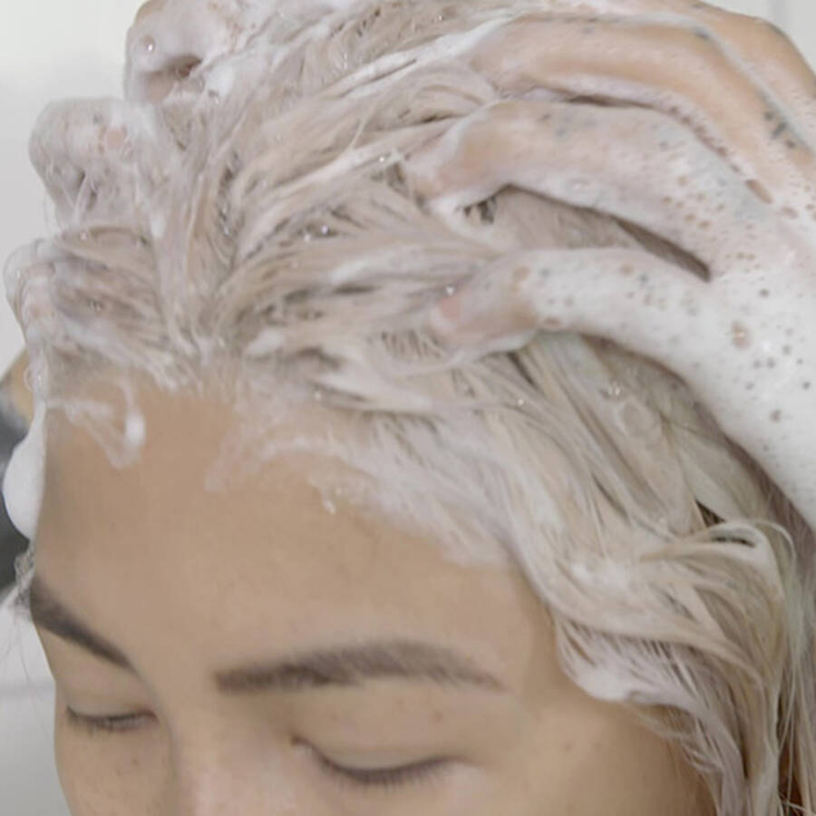 Shu Uemura Yūbi Blonde Glow Revealing Shampoo - 300ml (Buy 3 Get 1 Free Mix & Match)