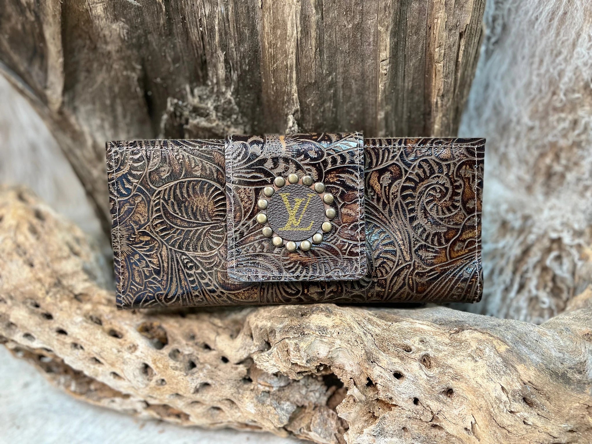 [PRE-ORDER] KEEP IT GYPSY ACOW Bezel Wallet (Buy 2 Get 1 Free Mix & Match on a $250+ Order)