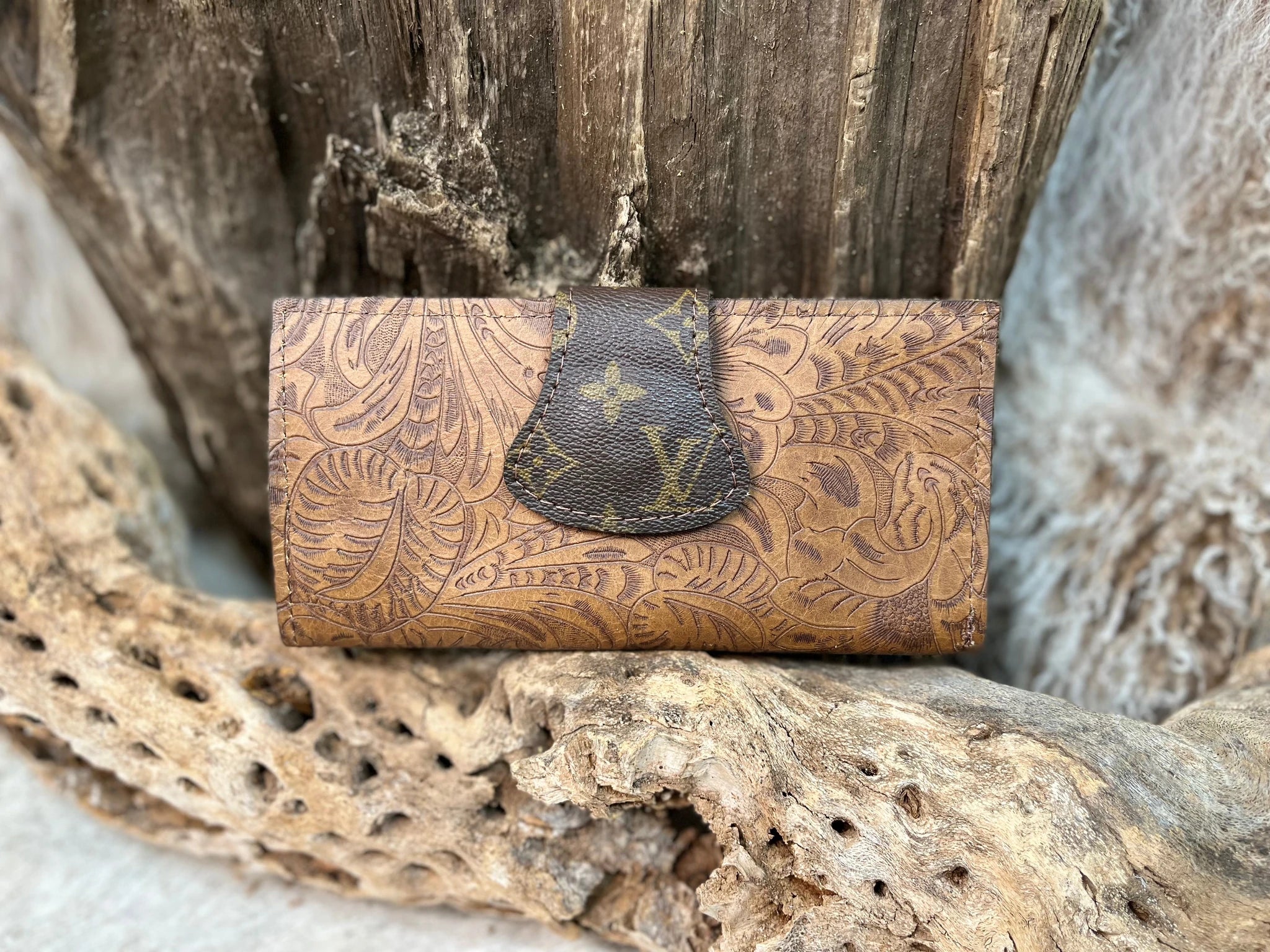 [PRE-ORDER] KEEP IT GYPSY ACOW Small Wallet (Buy 2 Get 1 Free Mix & Match on a $250+ Order)