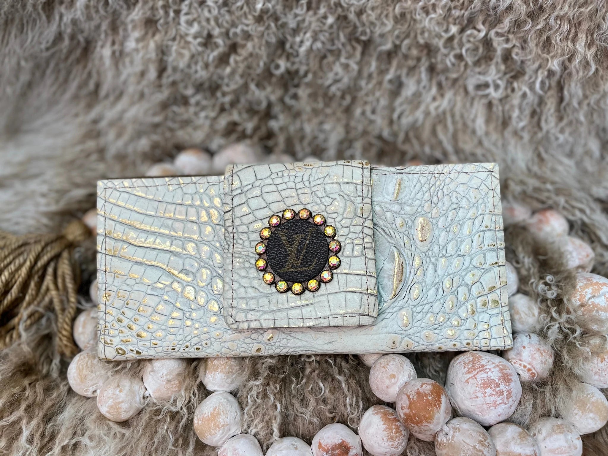 [PRE-ORDER] KEEP IT GYPSY ACREAM Bezel Wallet (Buy 2 Get 1 Free Mix & Match on a $250+ Order)