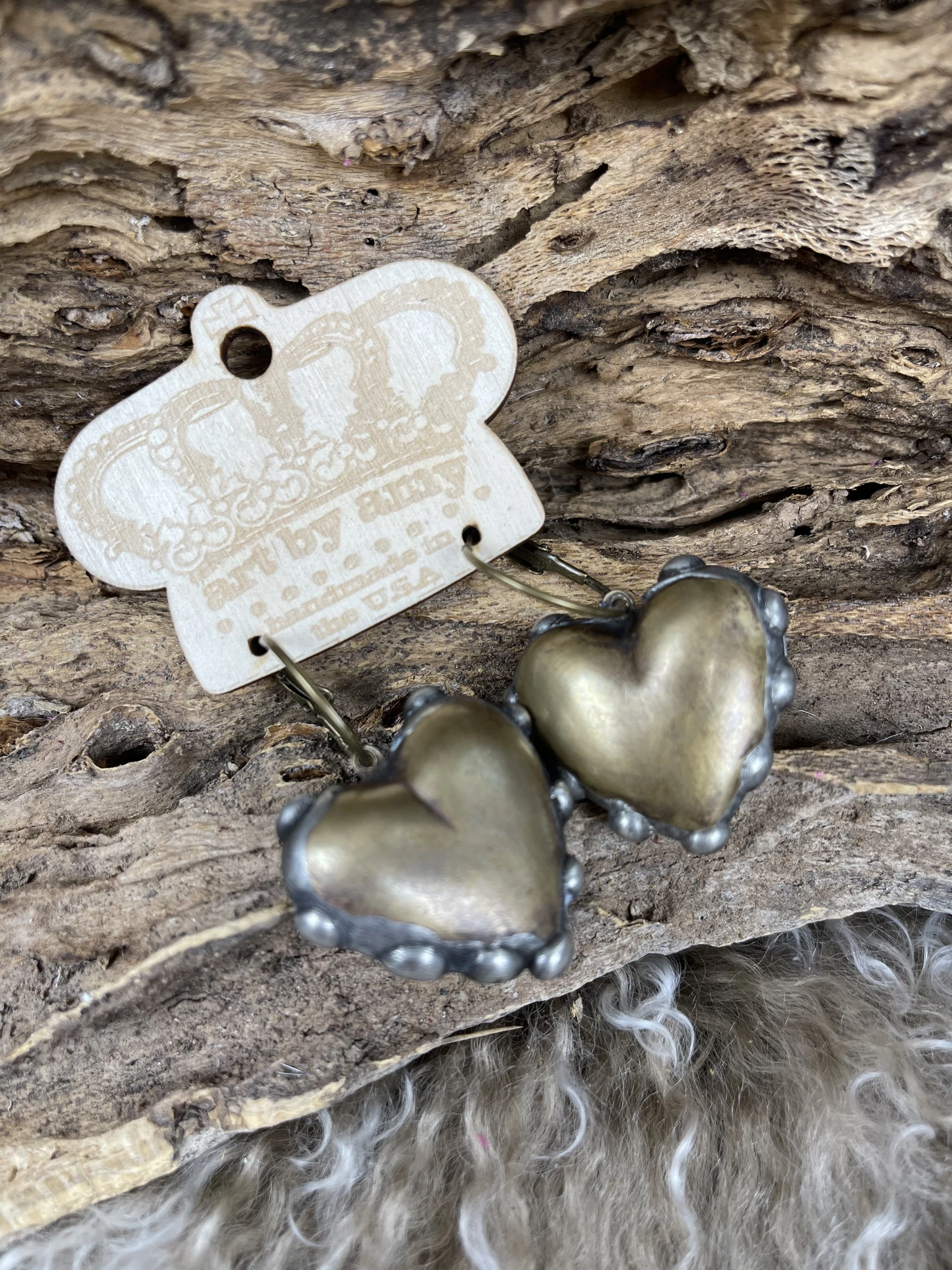 [PRE-ORDER] KEEP IT GYPSY Art by Amy Heart Earring (Buy 2 Get 1 Free Mix & Match on a $250+ Order)